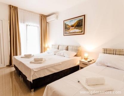 Бели апартаменти, , частни квартири в града Igalo, Черна Гора - 19402073_129949910919858_6269624273490717698_o